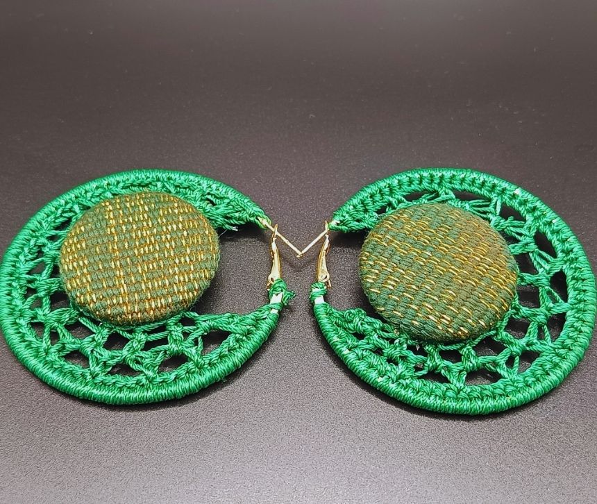 Boucle d'oreilles créole tricotée OR ÉMERAUDE