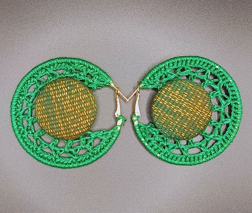 Boucle d'oreilles créole tricotée OR ÉMERAUDE