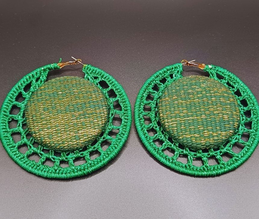 Boucle d'oreilles créole tricotée OR ÉMERAUDE