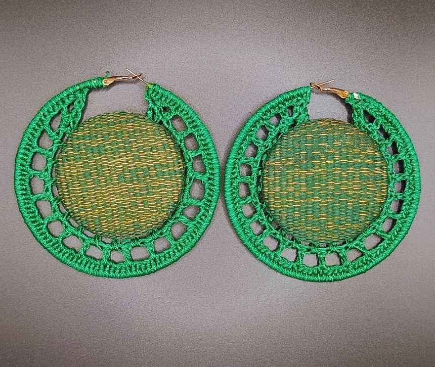Boucle d'oreilles créole tricotée OR ÉMERAUDE